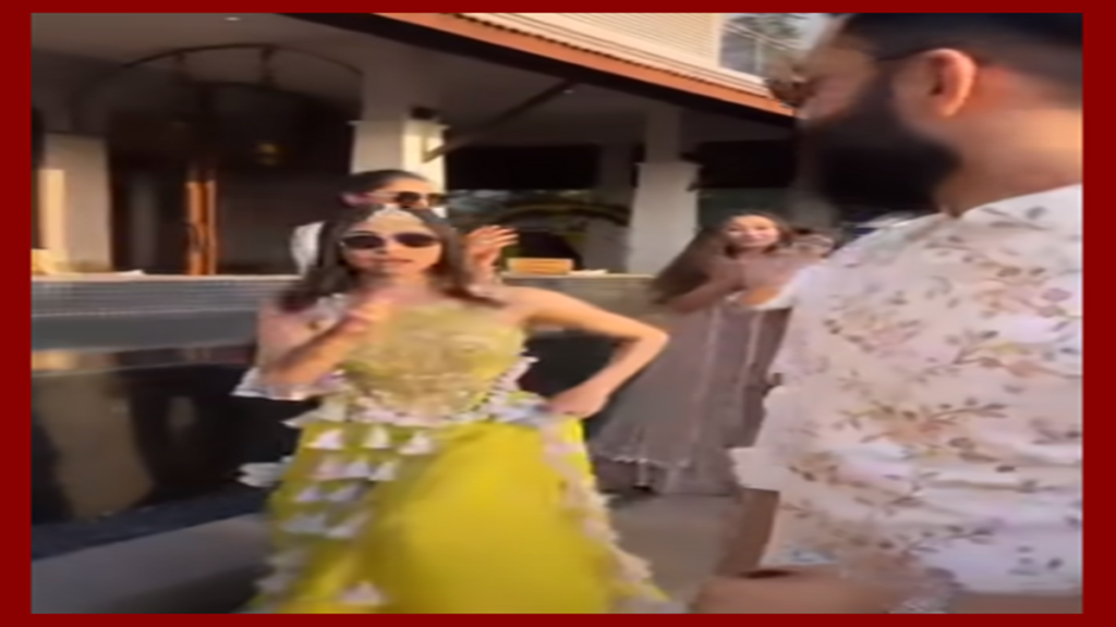 Mouni Roy dance video