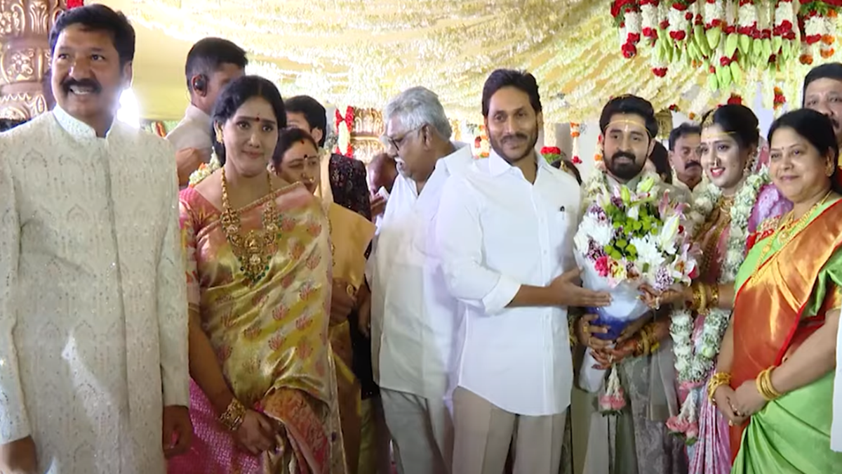 YS Jagan attends Minister Jogi Ramesh Daughter Wedding