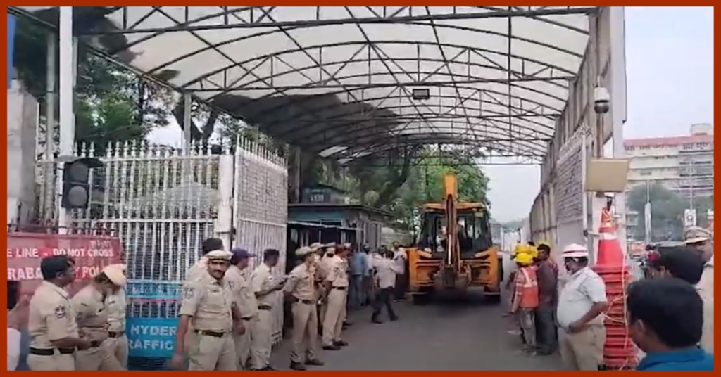 Iron fencing removed in front of the CM official residence