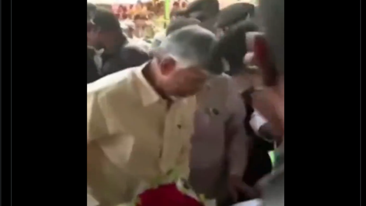 Chandrababu Naidu Returns the Bow